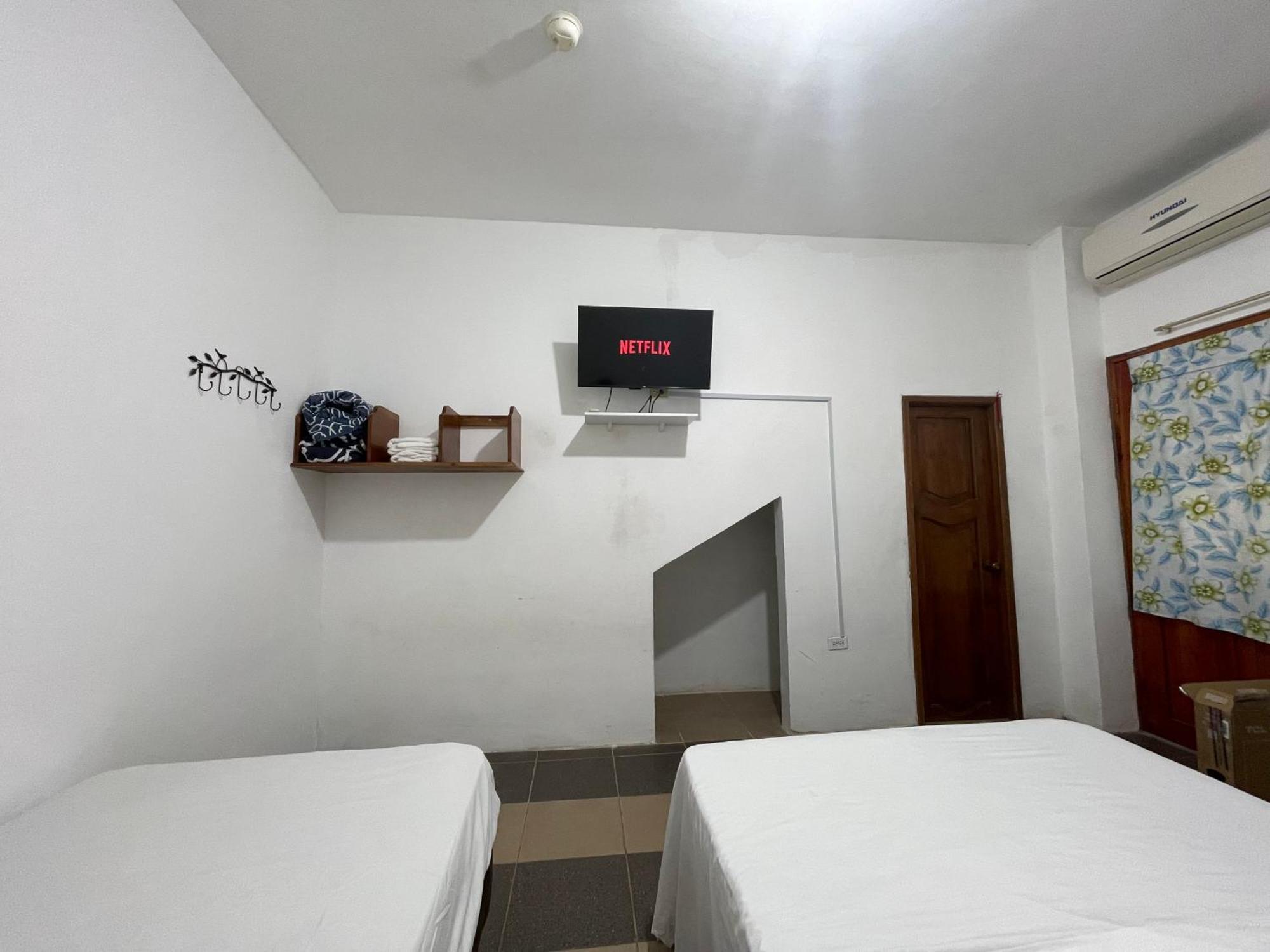 Casa De Huespedes "Darling" Hotell Puerto Baquerizo Moreno Exteriör bild